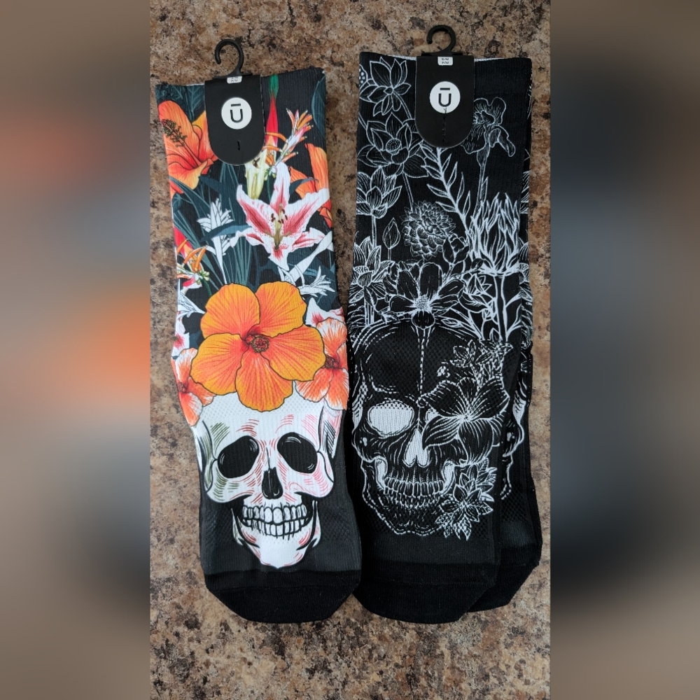 Outway Skull Socks - Picture 9 of 11